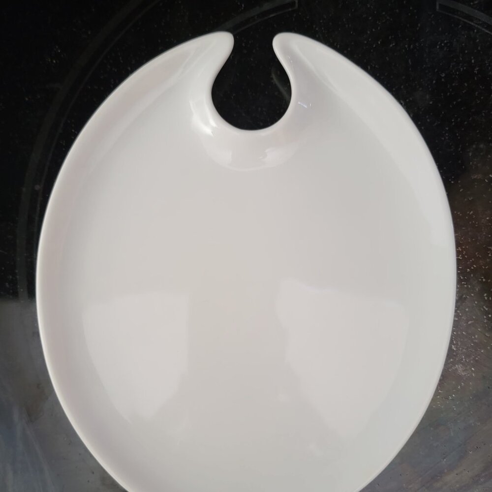 Moda Concept Mingling Snack/Appetizer Plates with Cutout for Wine Glass